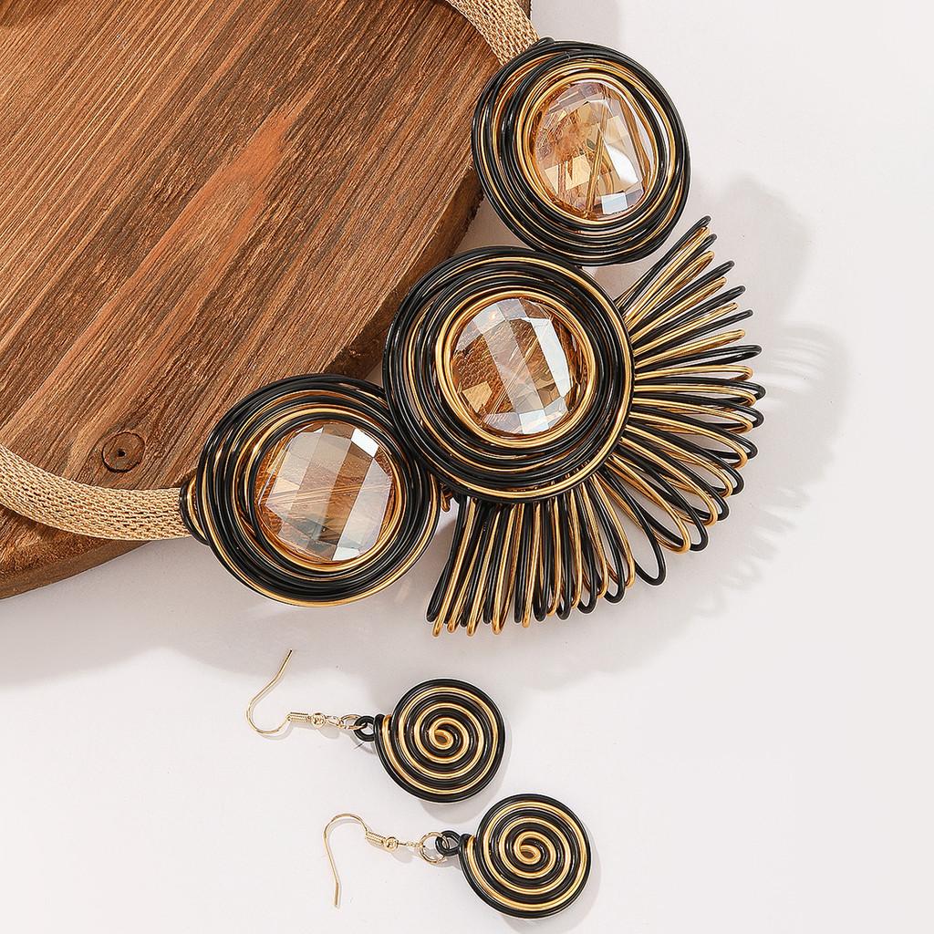 Trendy Geometric Jewelry Set With Crystal Accents And Electroplated Finish For Casual Wear