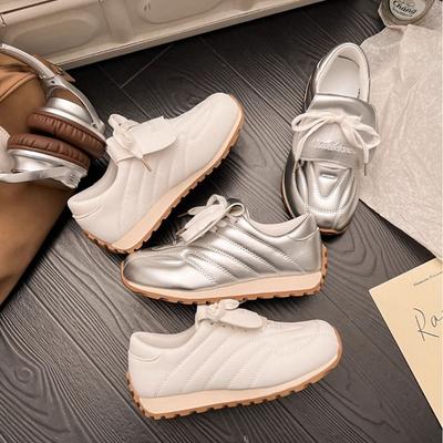 Маленькие белые туфли женские весенние новые универсальные шлепанцы на шнуровке ретро повседневные кеды женские трендовые