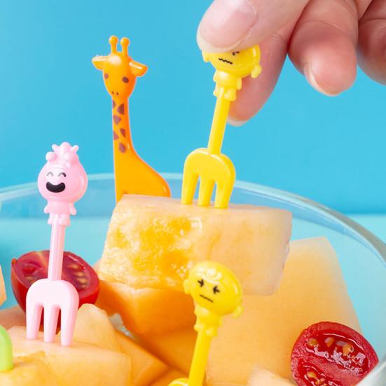 1 Set Fruit Fork Easy To Clean Non-slip Cartoon Lovely Ergonomic Animal Farm Car Fruit Fork for Home