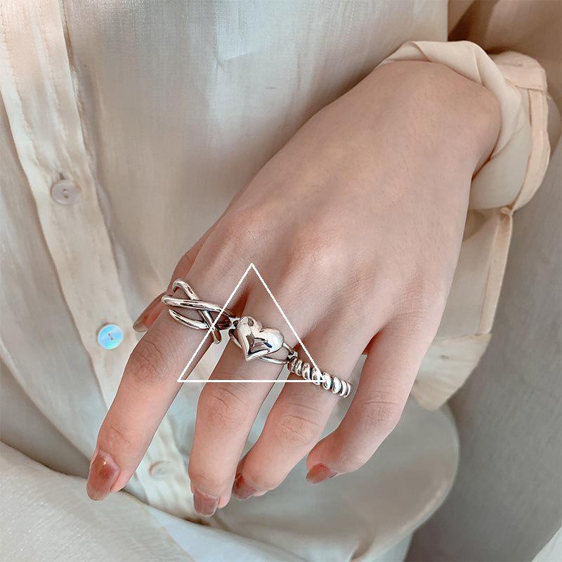 Trendy Minimalist Korean Vintage Stacking Rings for Women - Influencer-Approved Light Luxury Style.
