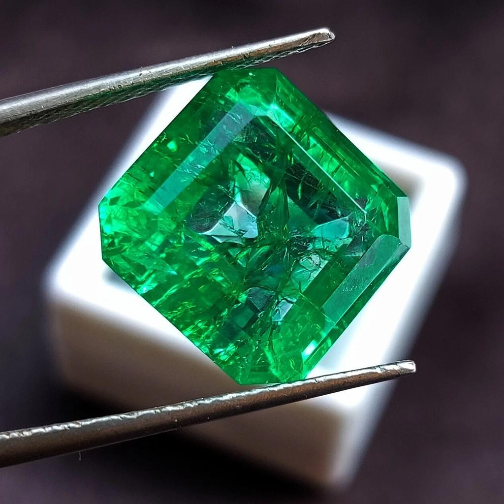 Emerald Green Colombian Natural 14-16 Ct Asscher Cut Beautiful Gemstone