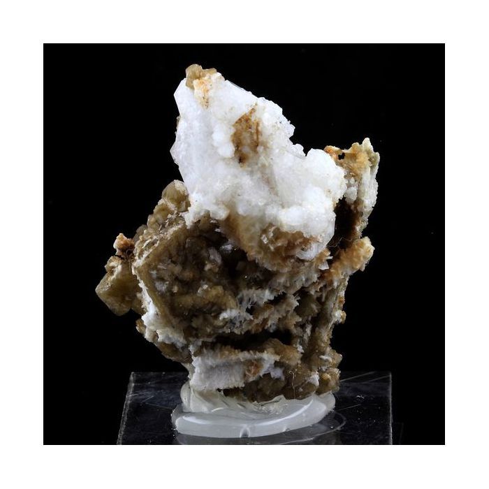 Pierres et Minéraux. Analcime + Siderite. 139.0 ct. Mont Saint-Hilaire, Québec, Canada.