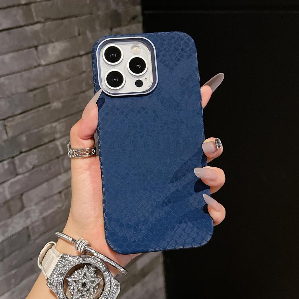 Бархатный чехол для iPhone 16/15 Pro Max с принтом под змею, противоударный, полное покрытие