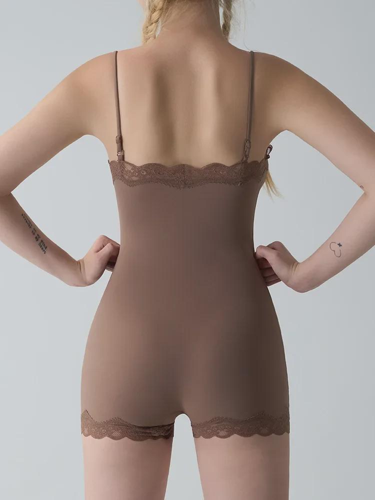 Сексуальный европейский и американский кружевной облегающий комбинезон с открытой спиной, регулируемыми бретелями и дышащим дизайном, приподнимающим бедра