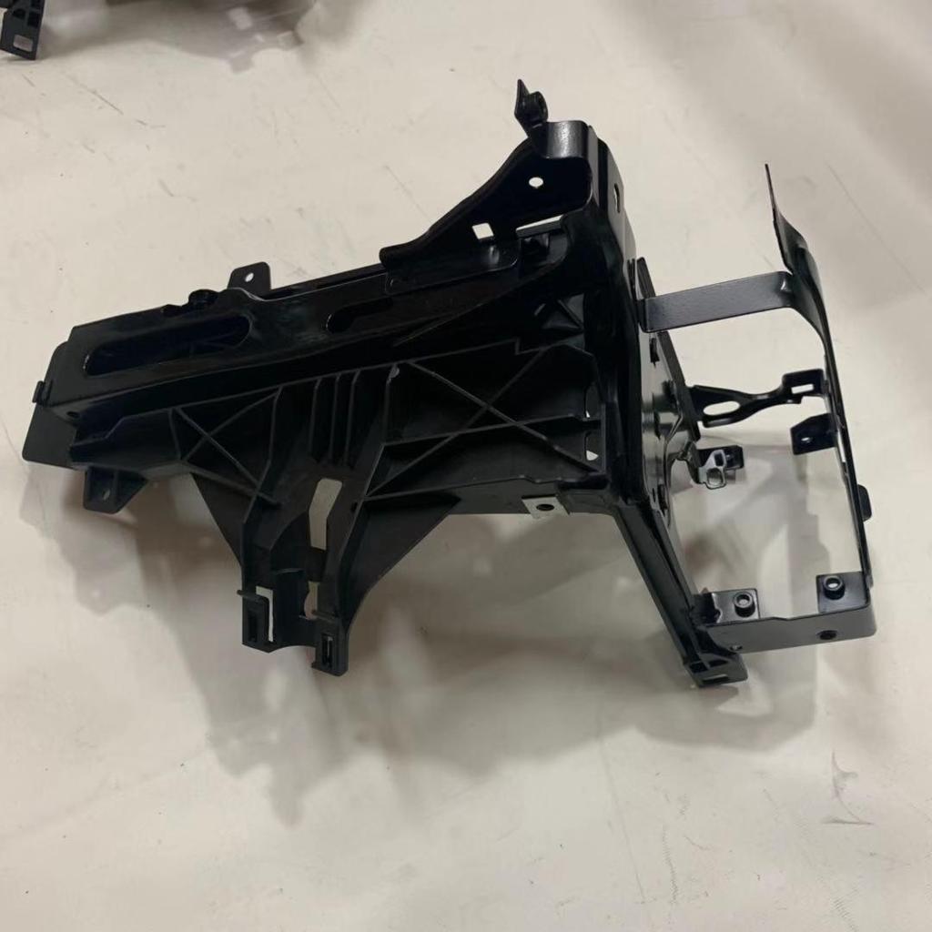 Кронштейн фары для BMW F10/F18 (Осталось) 51647200793