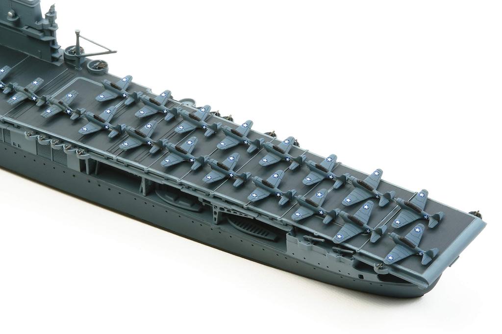 Tamiya Пластиковая модель авианосца ВМС США «Йорктаун» серии «Ватерлиния» 31712 1/700 № 712