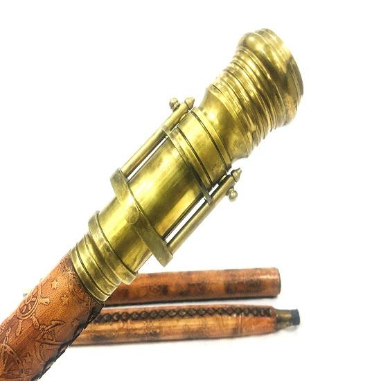 Телескоп с компасом и деревянной тростью с коричневой кожаной деревянной тростью шпион