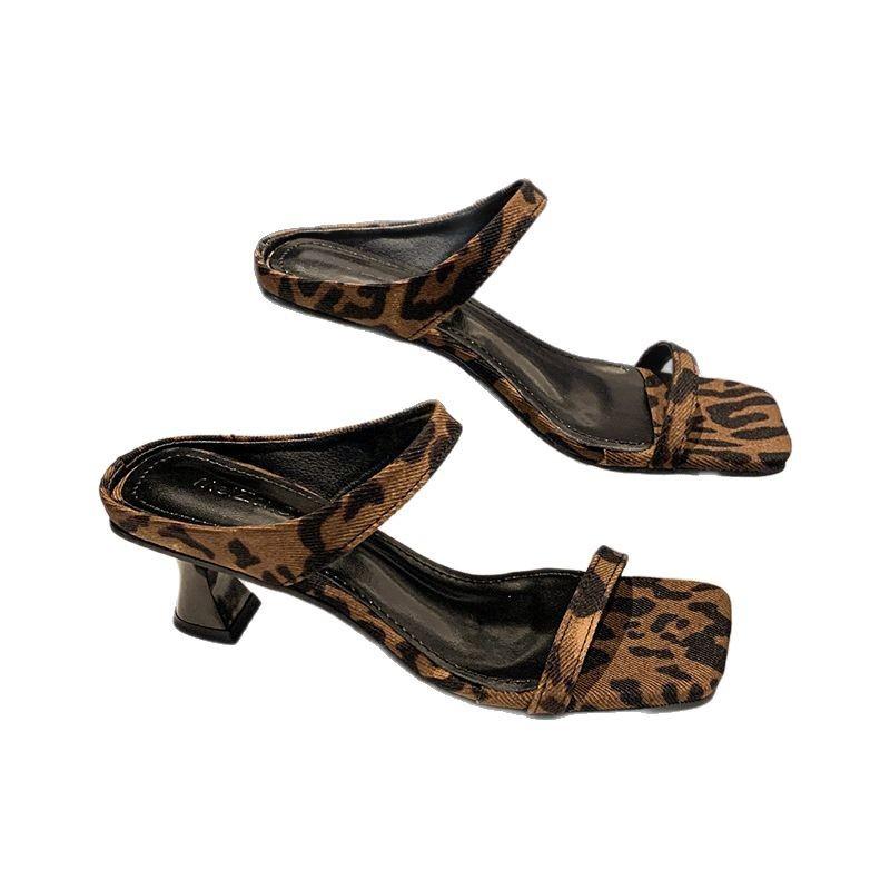 Нишевые французские туфли на высоком каблуке с леопардовым принтом, шлепанцы на одно слово, женская обувь, носить 2025, новые летние босоножки-стилетто