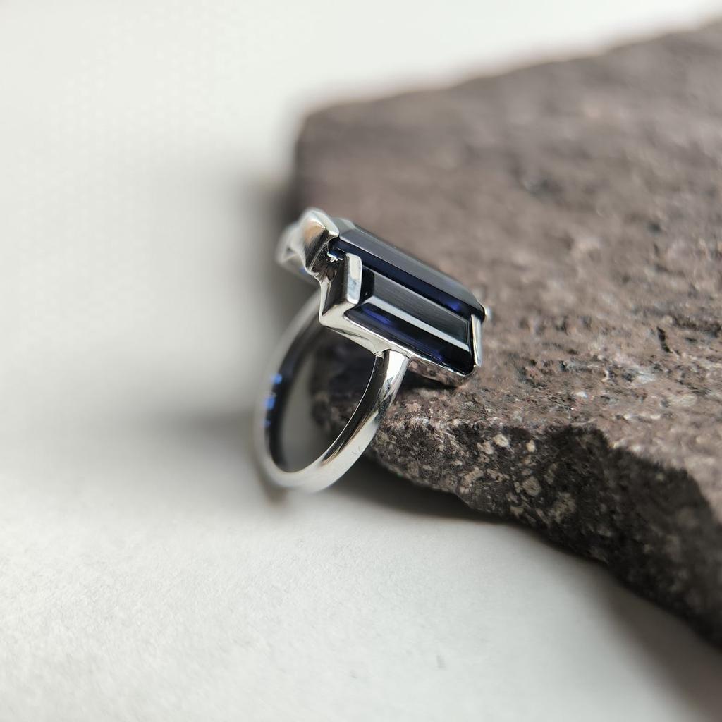 Серебряное кольцо с сапфиром nano 6.461ct, вес изделия 5,13 гр (2195191)