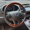 Для Kia Sportage 3 2011-2014 Kia Ceed Cee'd 2010-2012 Ручная работа Кожаная оплетка руля автомобиля с текстурой персикового дерева