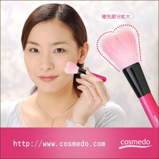 Кисти для макияжа Cosmedo Kumano Brush Кисть для румян Takumi's Форма сердца (H-015P)