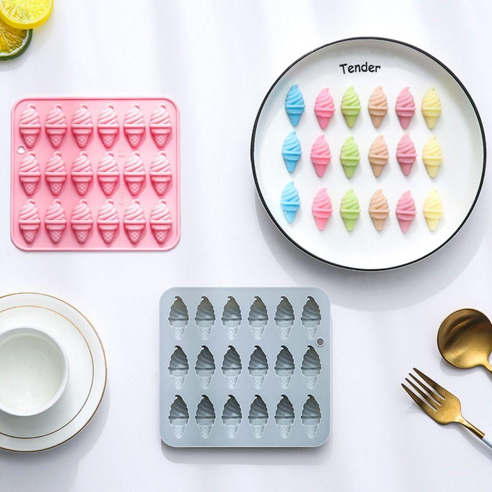 New Silicone Ice Cream Shaped Mold 18 Cavity Design Flexible Ice Cream Mold Tray Reusable Chocolate Mold for Cupcake Decorating