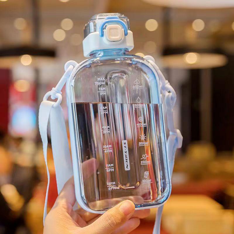 Женская портативная пластиковая бутылка для воды Yiben Muxin большой емкости - Прочная, стильная и с защитой от падений.