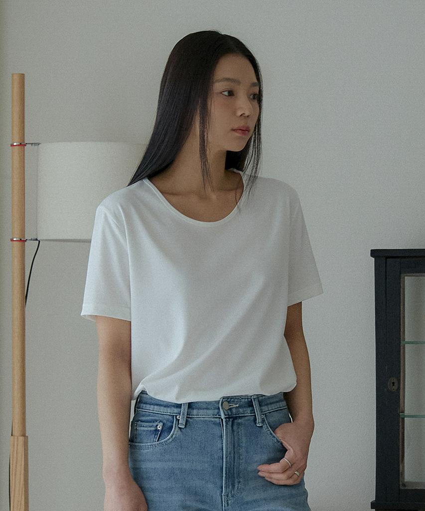 KNOWING U-Neck T-Shirt (Ivory)