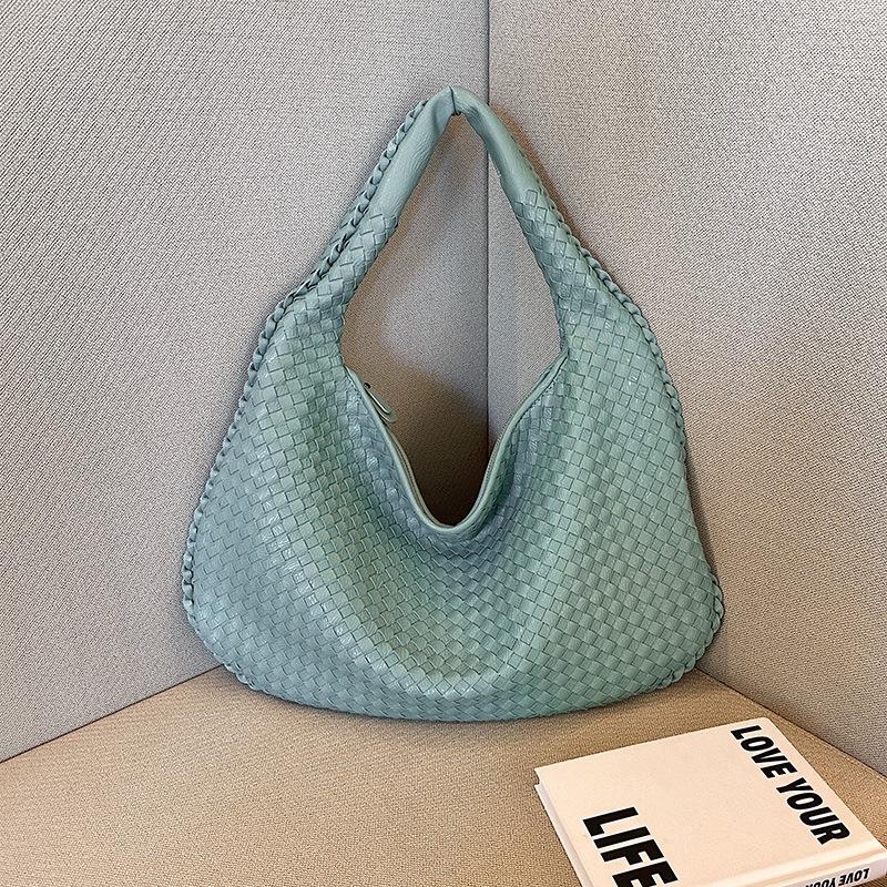 French Sense Woven Bag Women's Atmosphere Versatile Shoulder Underarm Bag Niche Portable Tote Bag