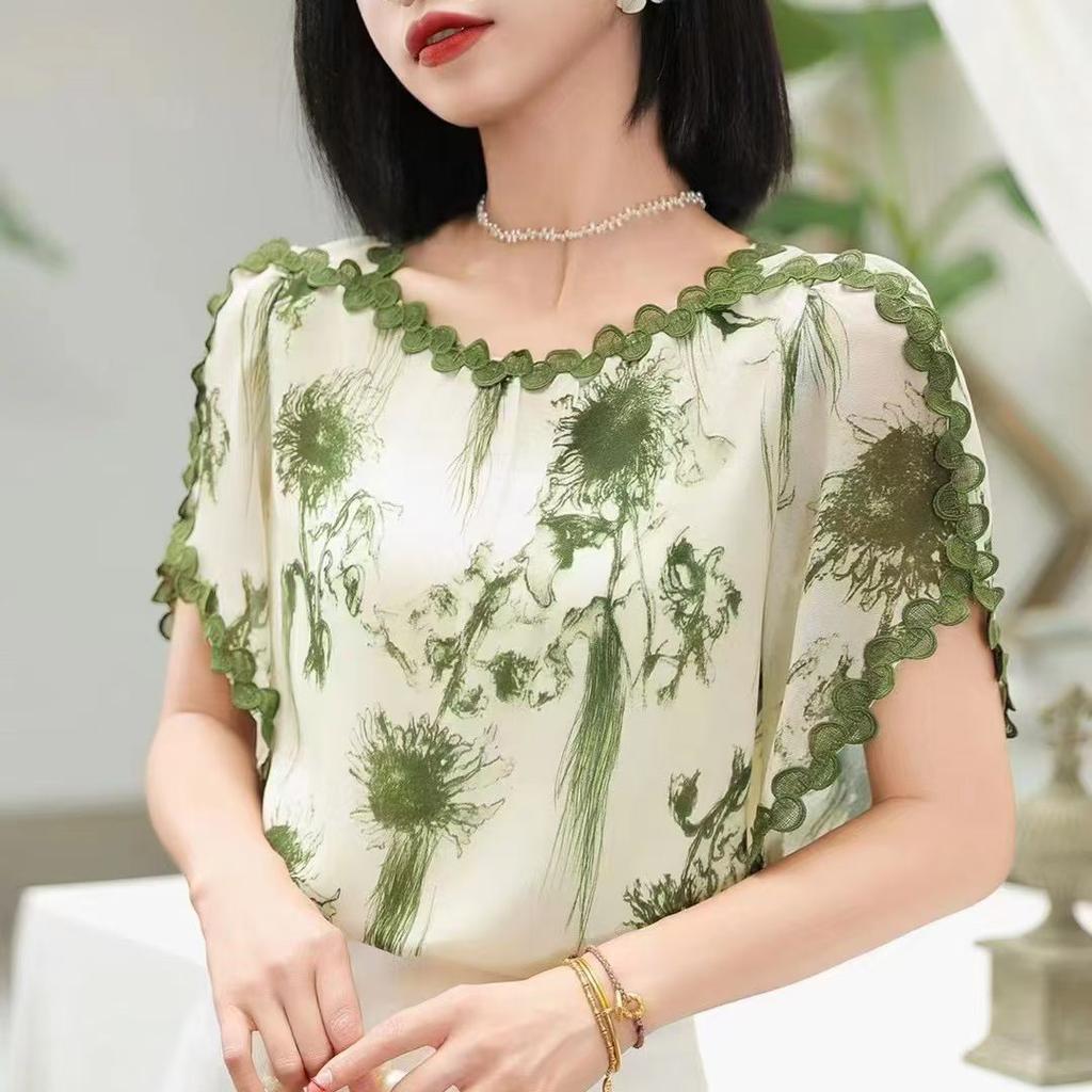 Women's Summer Loose Temperament Short Sleeve Top Design Slim Lace Top