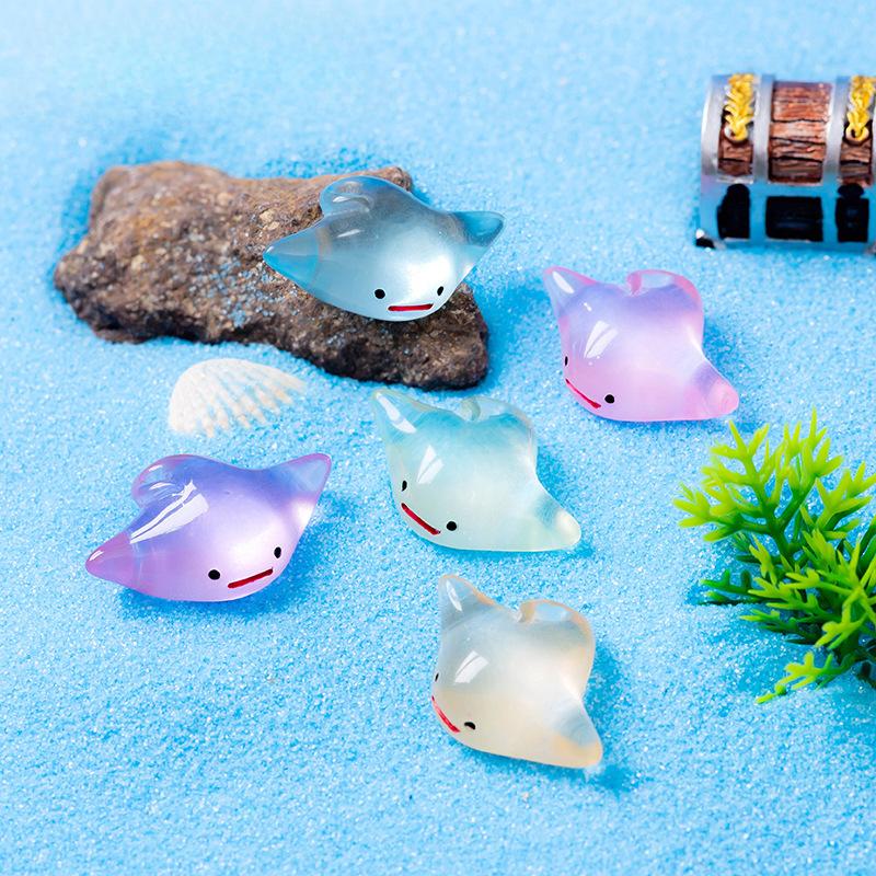 Glow-in-the-dark Manta Ray Resin Small Ornaments Micro Landscape Fish Tank Aquarium Marine Animal Landscape Decorative Arts and Crafts Accessories