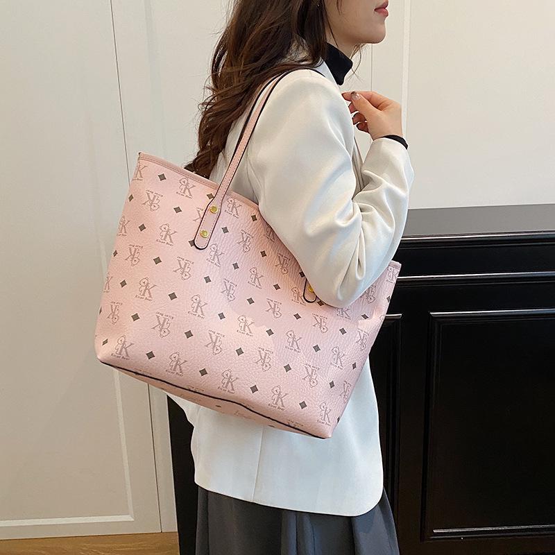 Women's High-Capacity Bear Print Tote Bag - Stylish Shoulder Handbag for Outings & Class