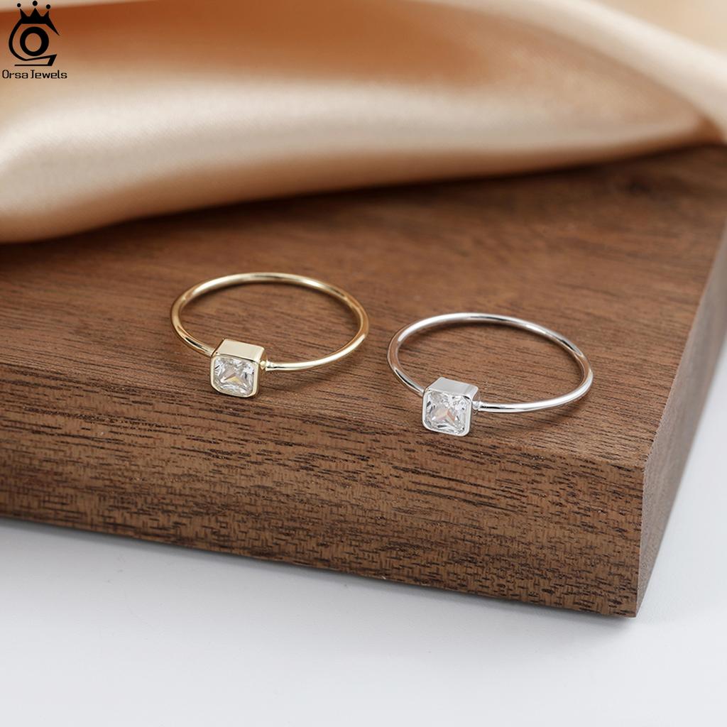 ORSA JEWELS Кольцо Вечность из 14-каратного золота с ААА Искрящимся Квадратным Цирконием Багетная Оправа Размер 5/6/7/8 Повседневное Ношение APR36