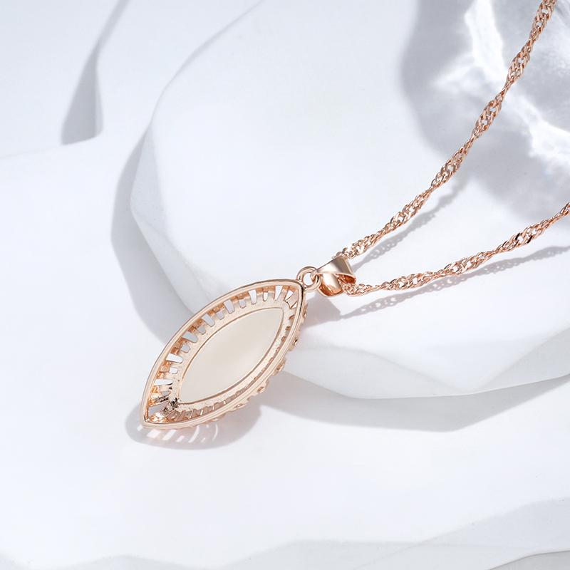 Personality Embossed Geometric Pendant Necklaces Gold Color Fashion Water Wave Chain Jewelry