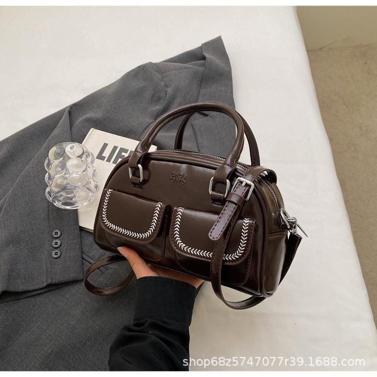 This Year's Popular Red Bowling Bag, Retro Premium Textured Bag, Spring 2025 New Commuter Shoulder Bag