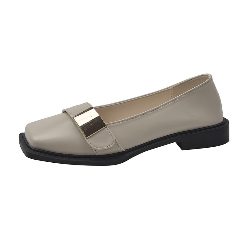 Ретро британский стиль одиночные туфли с металлической пряжкой 2025 новые квадратные туфли с мягкой подошвой удобные женские туфли с одной педалью маленькие кожаные туфли