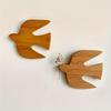 Realistic Bird Wall Decor Swallow Wall Art Hangable Craft Artwork Vintage Wooden Sculptures Realistic Swallow Pendant for Home