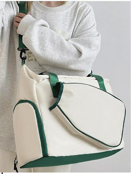New Trendy Women's Sports & Travel Crossbody Bag: Water-Resistant, Large Capacity, Stylish, Casual Fitness Commuter Bag