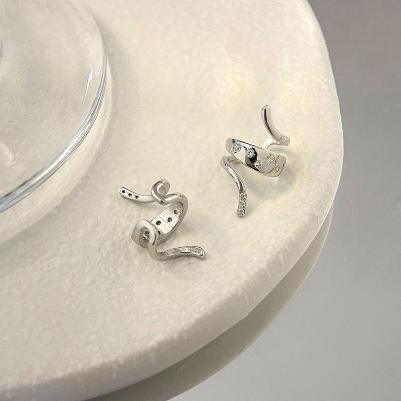 Клипса для ушей в форме змеи без пирсинга ушей для женщин, холодный стиль, милый, крутой, спиральный тренд для девушек