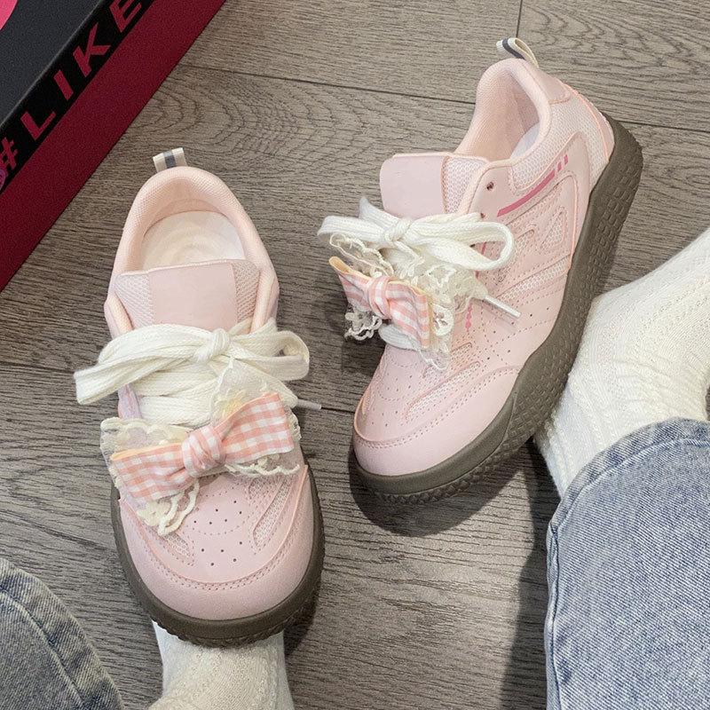 Повседневные дышащие спортивные туфли на толстой подошве женские новые весенние нишевые оригинальные с клубничным бантом немецкие тренировочные туфли