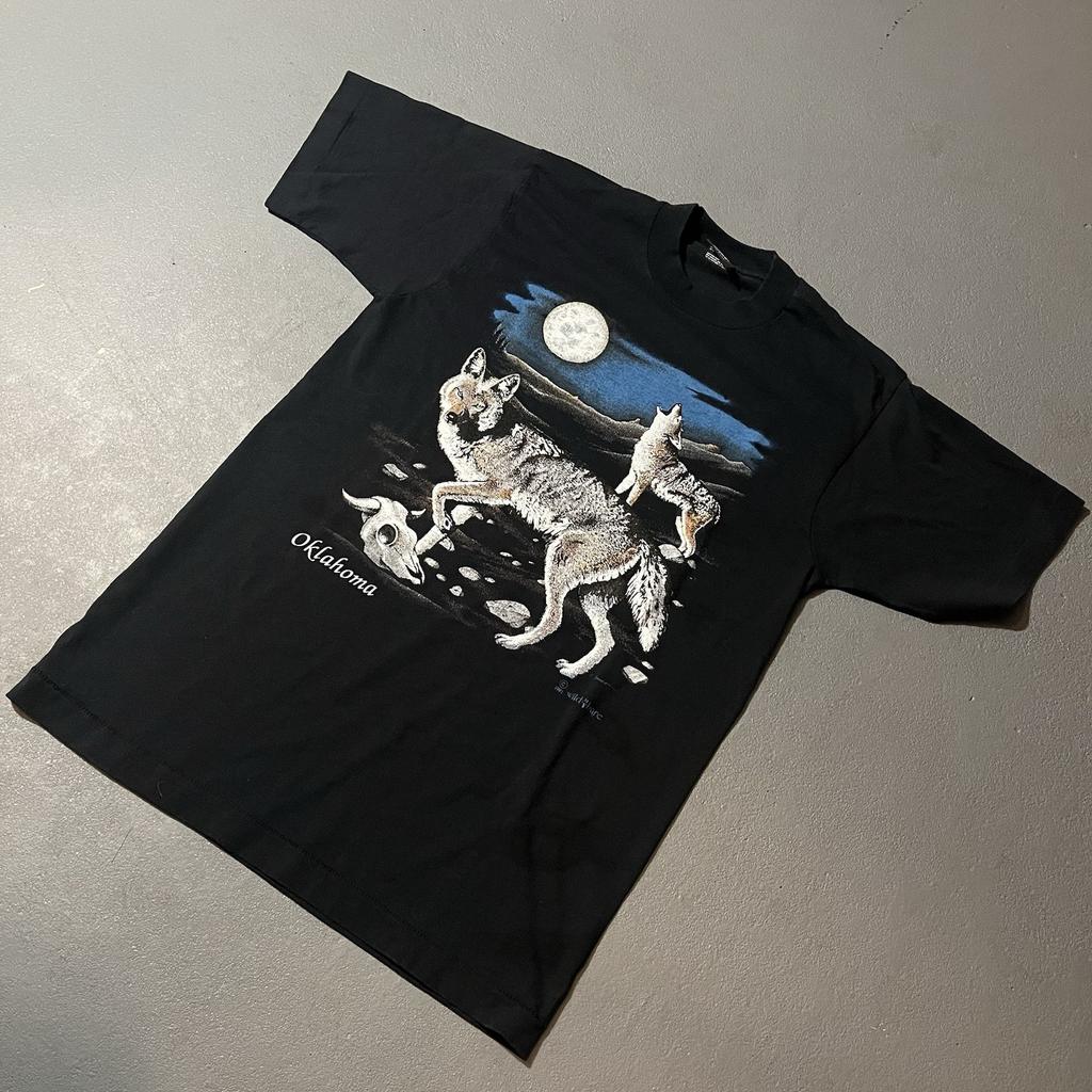 Vintage Oklahoma 1991 Wolves Nature Moon Size Medium Made in USA Unisex T-Shirt