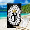 Пляжное полотенце с узором логотипа Santos SFC - мягкое, впитывающее, можно стирать в машине. Легкое и современное, для плавания, незаменимое в путешествии