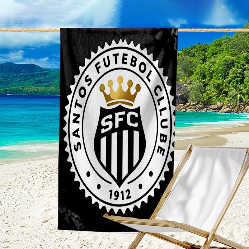Пляжное полотенце с узором логотипа Santos SFC - мягкое, впитывающее, можно стирать в машине. Легкое и современное, для плавания, незаменимое в путешествии