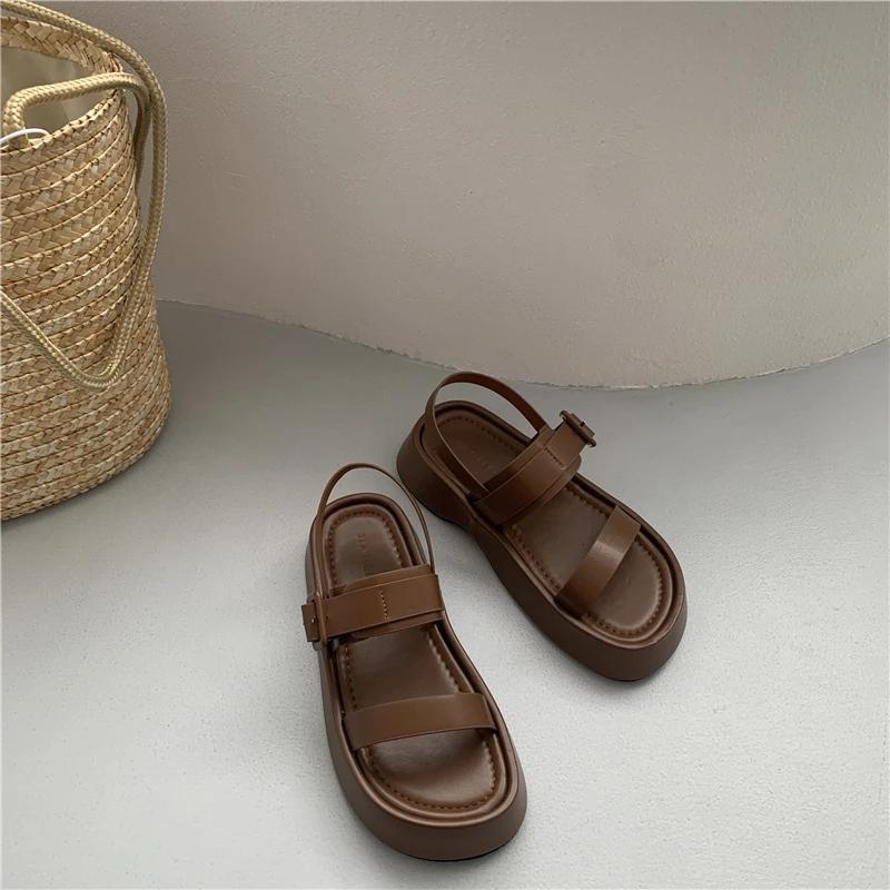 Мода 2024 Новые летние сандалии-гладиаторы Модные туфли на плоской подошве с открытым носком и ремешком на щиколотке