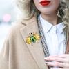 Женская брошь в форме пчелы с отделкой стразами, противоскользящая сумка через плечо для костюма, пальто, воротника, шляпы, шарфа, булавка для одежды, для вечеринки, выпускного бала, невесты