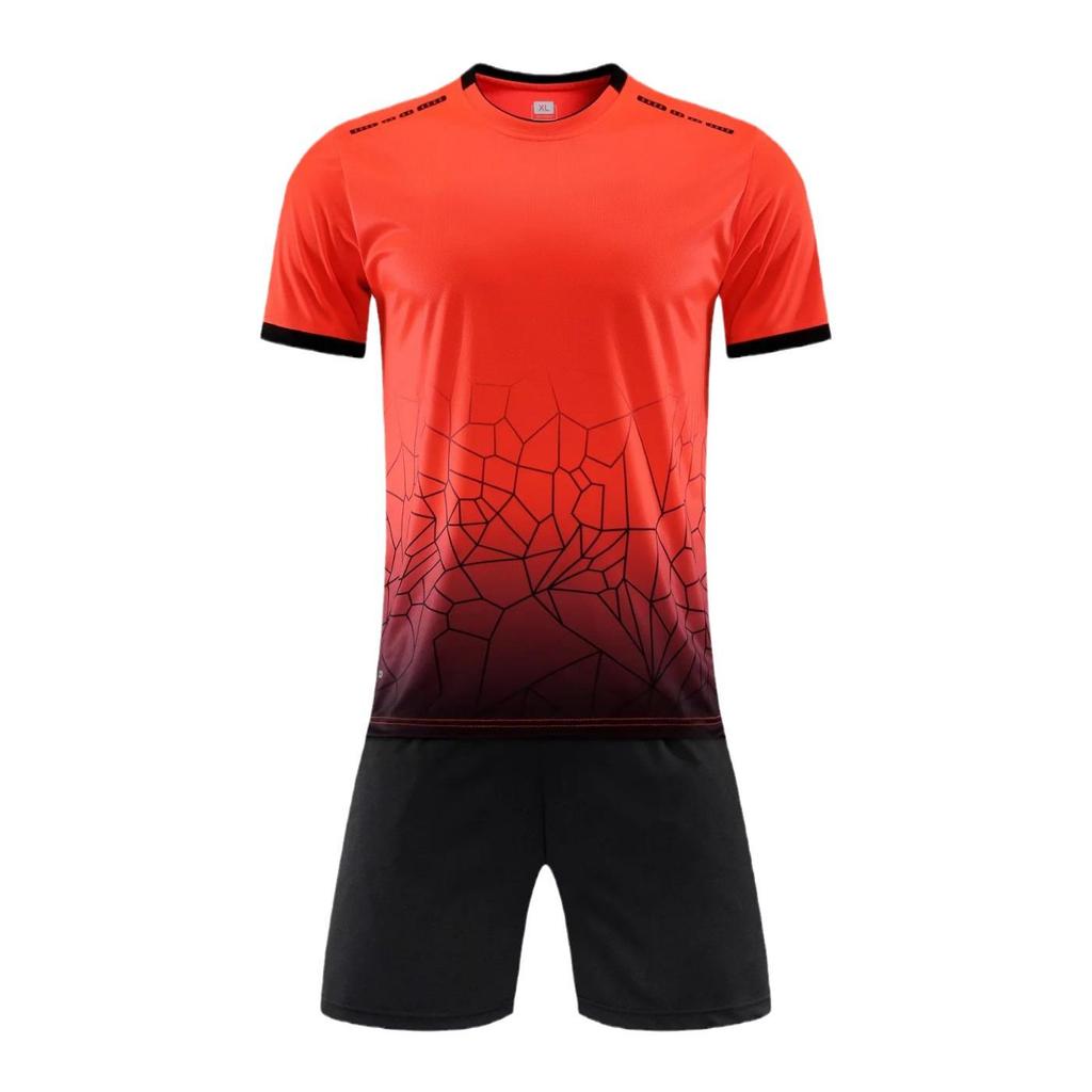 Летние спортивные костюмы для мальчиков: Футбольная форма и футболки для юношеских команд