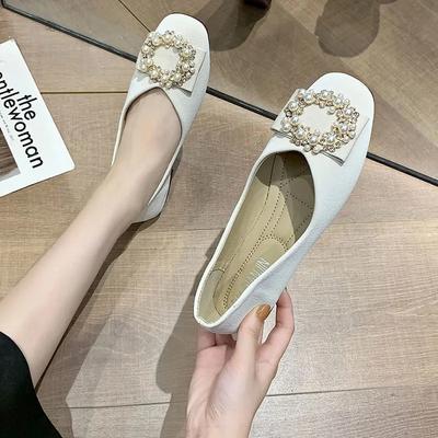 Модная женская обувь на плоской подошве, слипоны, женская обувь, квадратный носок, жемчуг, лето 2025 со скидкой, стильная, последняя, шикарная, с острым носком, элегантное платье