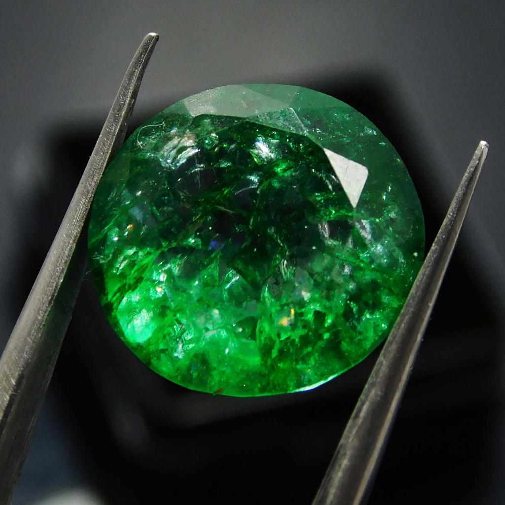 Natural Green Emerald Loose Gemstone Colombian Round Cut 7 ct for Jewelry Making and Gem Collections