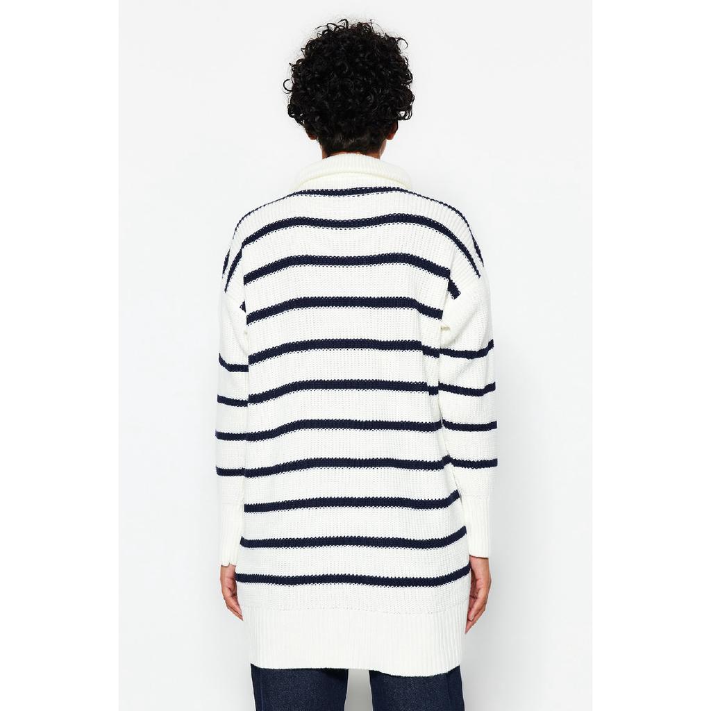 Темно-синий вязаный свитер с полосатым воротником и молнией Tctaw24ak00037