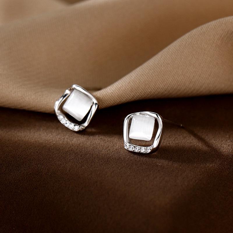 Trendy Korean Cat's Eye Stone Square Stud Earrings - Light Luxury High-End Geometric Design for Women