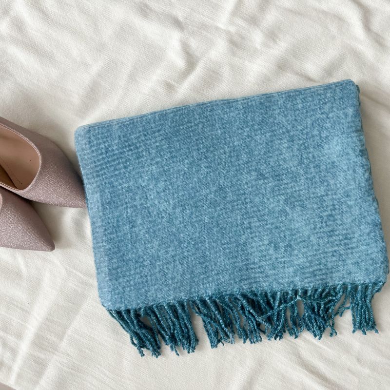 Шарф под кашемир осенне-зимний однотонный креповый с градиентом средней длины теплый шарф милый модный с бахромой шаль