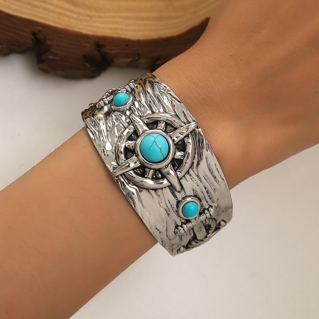 Antique Copper Tone Gypsy Metal Carving Cuff Bracelets& Bangles For Women Bohemian Turquoise Beaded Bangle Jewelry Gifts