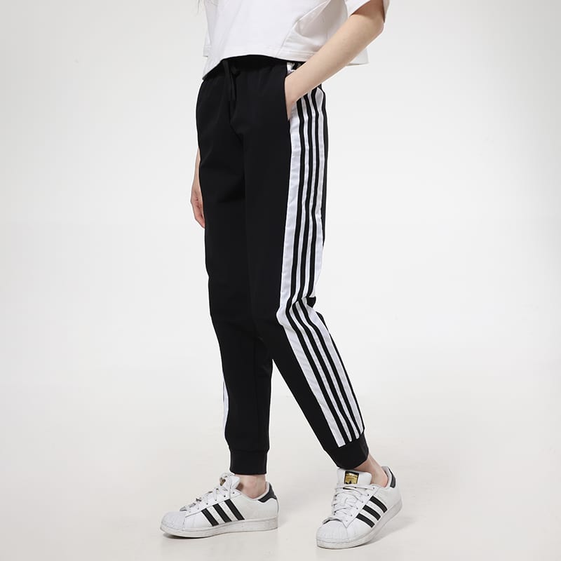 adidas Спортивные штаны женские черные GT4408