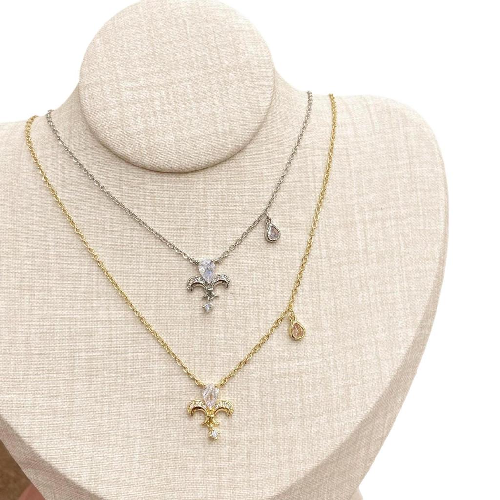 Изысканное женское ожерелье с подвеской «Ирис» из циркона — элегантная ключичная цепочка с нишевым дизайном