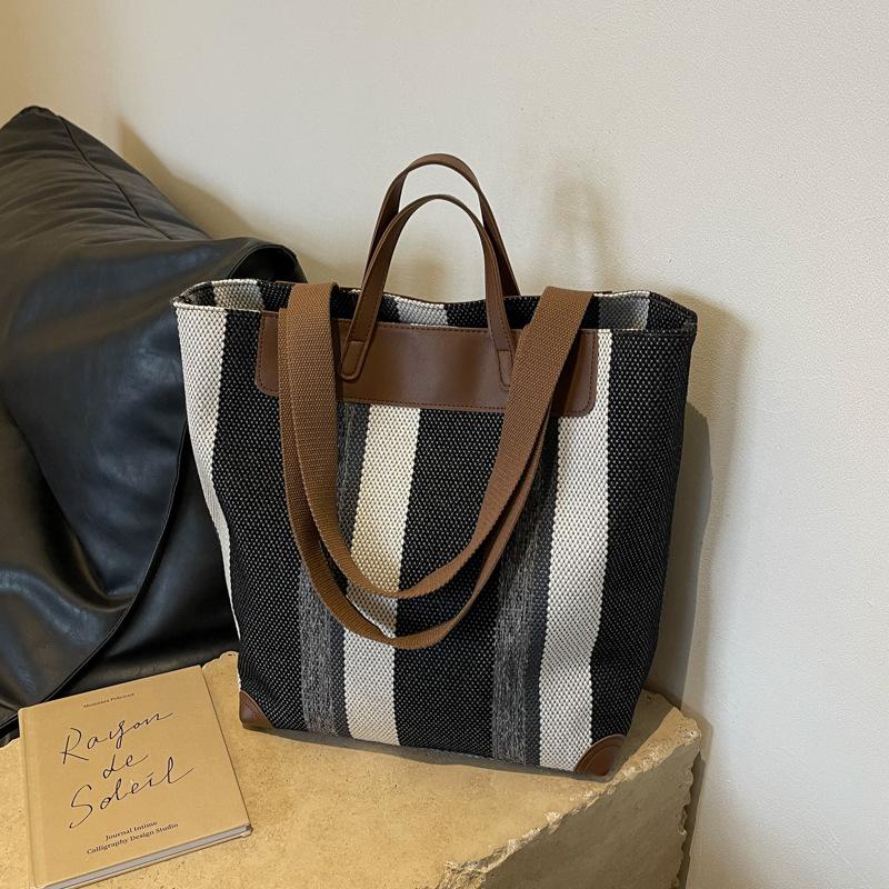 Сумка класса большой вместимости женская летняя новая контрастная полосатая сумочка универсальная сумка через плечо сумка-тоут