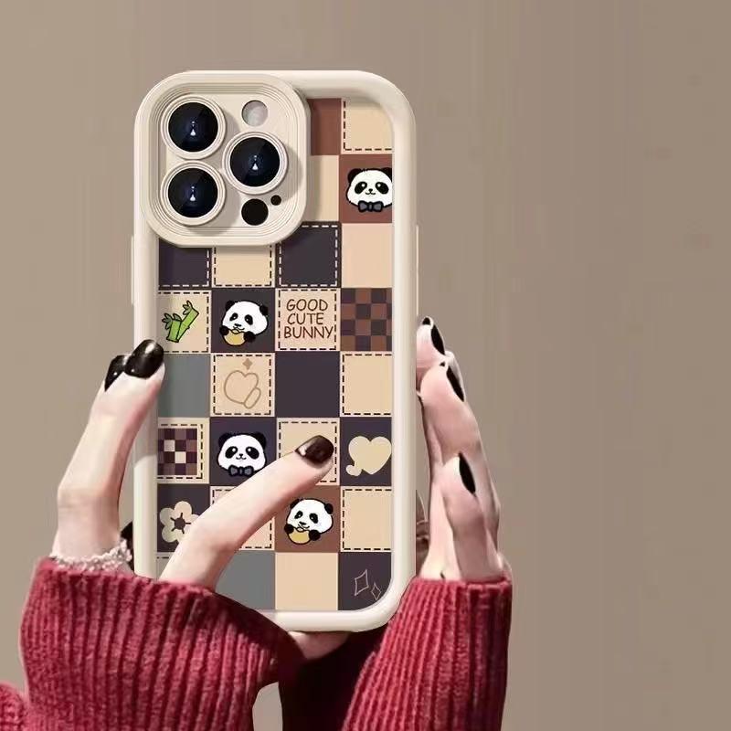 Клетчатый чехол Panda Apple для iPhone моделей 17/16 Pro Max/15 Pro/14/13/12