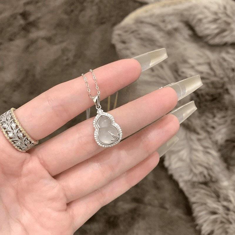 New Chinese gourd necklace women's fashion luxury high sense pendant light luxury niche collarbone chain