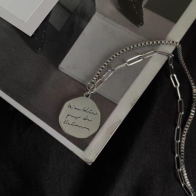 Женская хип-хоп ключичная цепочка с металлическим круглым кулоном-биркой