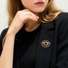 Женская Брошь Гладкая Поверхность Полый Дизайн Подсолнуха Булавка на Лацкан Нескользящая Застежка Значок для Шарфа Одежды Сумок Аксессуары