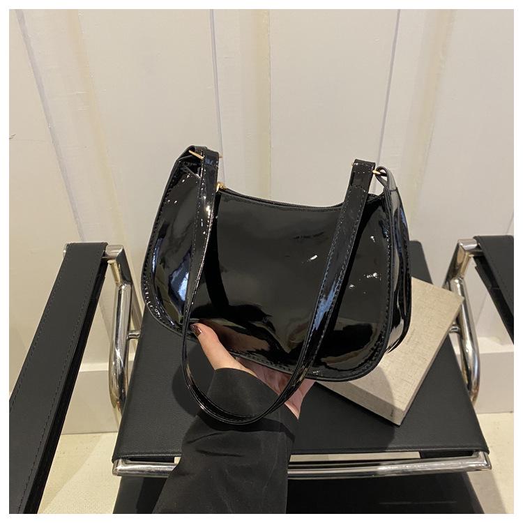 Женская минималистичная сумка через плечо из лакированной кожи 2024 года – однотонная, универсальная, модная, в стиле кэжуал, под мышкой